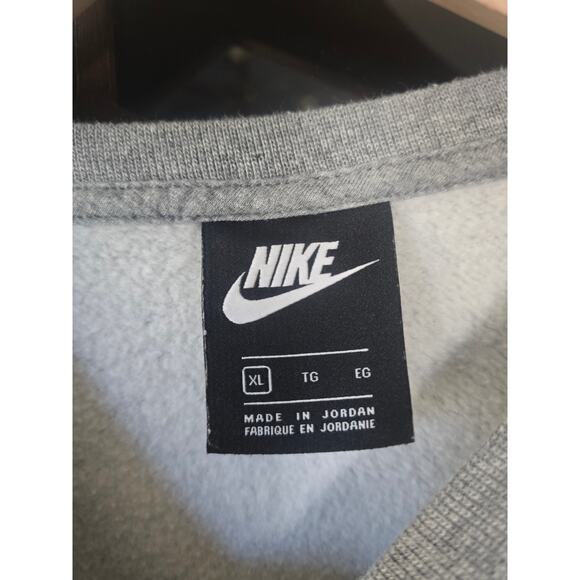 Nike Boys Gray Sweatshirt - EUC YXL - Picture 3 of 3